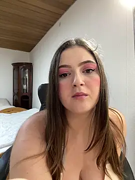 Snapshot of Kamilla_Loop chatting on 05-21-26, 11:34 Kamilla Loop online show from 05-21-26, 11:34