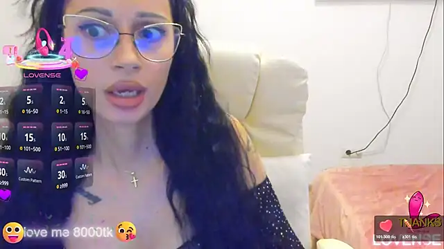 Snapshot of kissnicol32 chatting on 11-19-25, 03:45 kissnicol32 online show from 11-19-25, 03:45