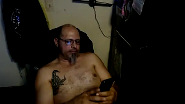 KrazyLegz online show from 04-13-26, 03:50