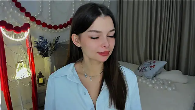 Snapshot of ContinentOfTranquility chatting on 12-22-25, 04:09 ContinentOfTranquility online show from 12-22-25, 04:09