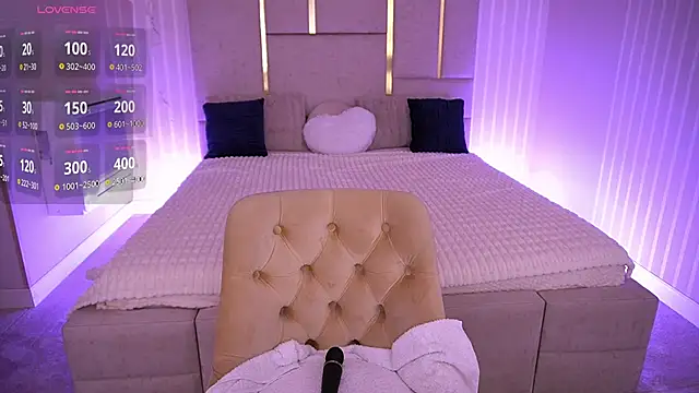 Snapshot of MilaSecrett chatting on 11-21-25, 02:05 MilaSecrett online show from 11-21-25, 02:05