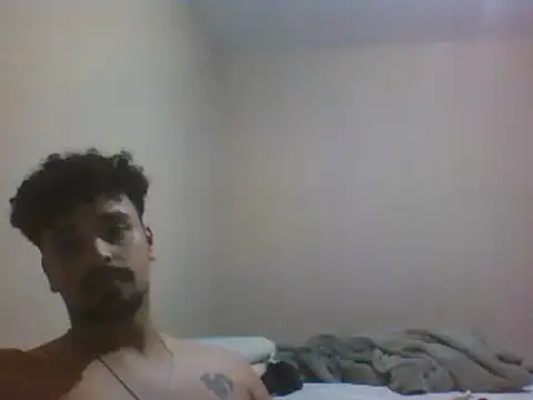 Snapshot of Xcumshot33 chatting on 12-12-24, 11:36 Xcumshot33 online show from 12-12-24, 11:36