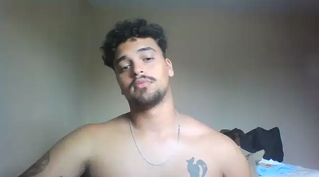 Snapshot of Xcumshot33 chatting on 01-09-25, 06:04 Xcumshot33 online show from 01-09-25, 06:04