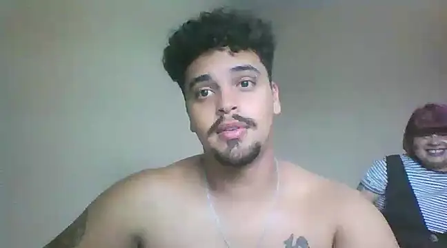 Snapshot of Xcumshot33 chatting on 01-13-25, 06:38 Xcumshot33 online show from 01-13-25, 06:38