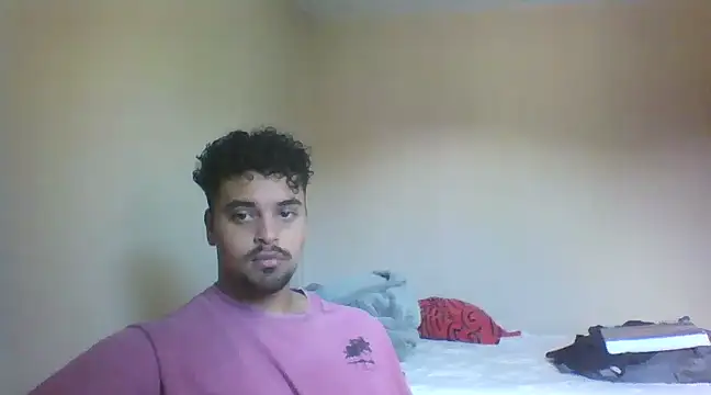 Snapshot of Xcumshot33 chatting on 02-13-25, 01:05 Xcumshot33 online show from 02-13-25, 01:05