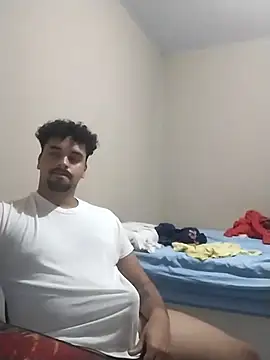 Snapshot of Xcumshot33 chatting on 02-18-25, 03:53 Xcumshot33 online show from 02-18-25, 03:53