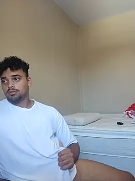 Snapshot of Xcumshot33 chatting on 03-11-25, 01:01 Xcumshot33 online show from 03-11-25, 01:01