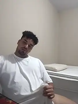 Snapshot of Xcumshot33 chatting on 03-12-25, 01:25 Xcumshot33 online show from 03-12-25, 01:25