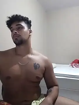 Snapshot of Xcumshot33 chatting on 03-13-25, 04:05 Xcumshot33 online show from 03-13-25, 04:05