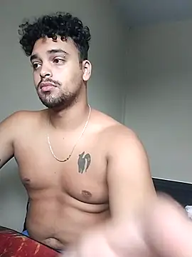 Snapshot of Xcumshot33 chatting on 03-17-25, 03:07 Xcumshot33 online show from 03-17-25, 03:07