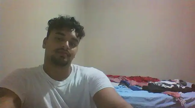 Snapshot of Xcumshot33 chatting on 03-21-25, 02:18 Xcumshot33 online show from 03-21-25, 02:18