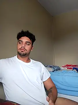 Snapshot of Xcumshot33 chatting on 03-21-25, 12:28 Xcumshot33 online show from 03-21-25, 12:28