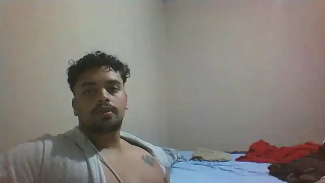 Snapshot of Xcumshot33 chatting on 09-18-25, 03:30 Xcumshot33 online show from 09-18-25, 03:30