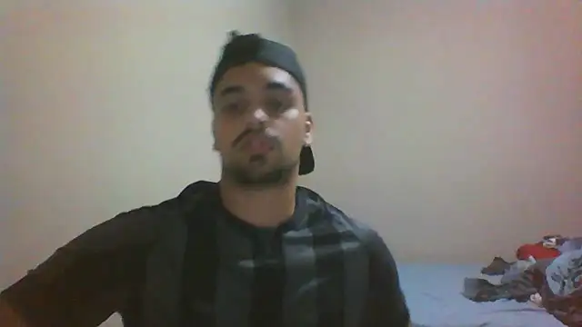 Snapshot of Xcumshot33 chatting on 10-17-25, 03:10 Xcumshot33 online show from 10-17-25, 03:10