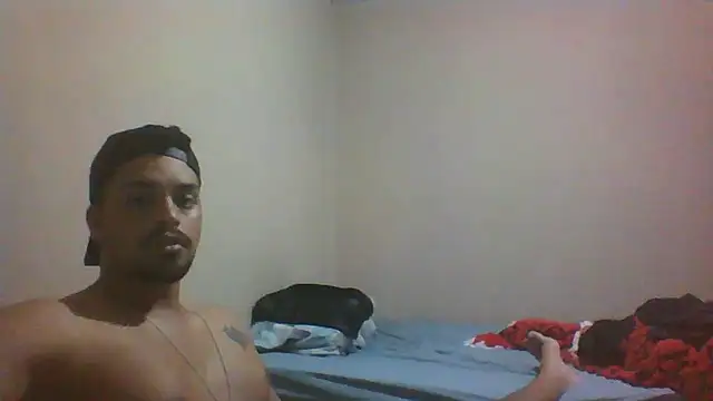 Snapshot of Xcumshot33 chatting on 11-25-25, 02:44 Xcumshot33 online show from 11-25-25, 02:44