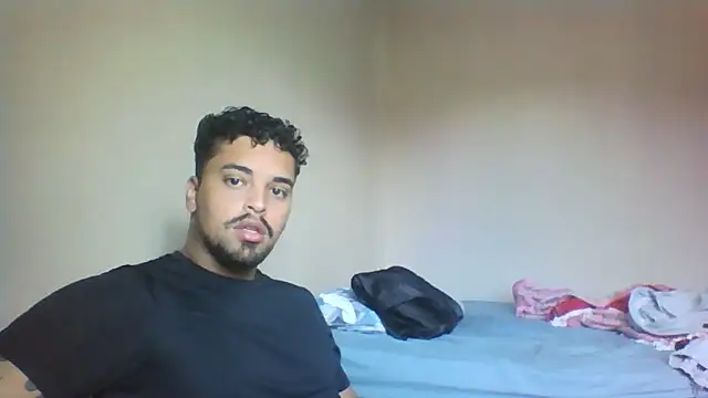 Snapshot of Xcumshot33 chatting on 11-26-25, 01:45 Xcumshot33 online show from 11-26-25, 01:45