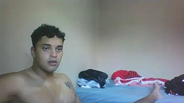 Snapshot of Xcumshot33 chatting on 11-28-25, 08:00 Xcumshot33 online show from 11-28-25, 08:00