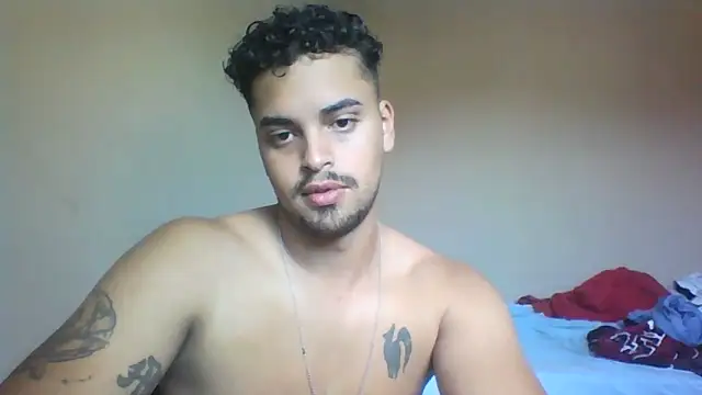 Snapshot of Xcumshot33 chatting on 12-16-25, 01:38 Xcumshot33 online show from 12-16-25, 01:38