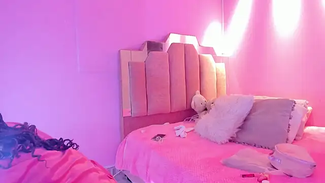 LoveQueen2 online show from 11-05-25, 12:05