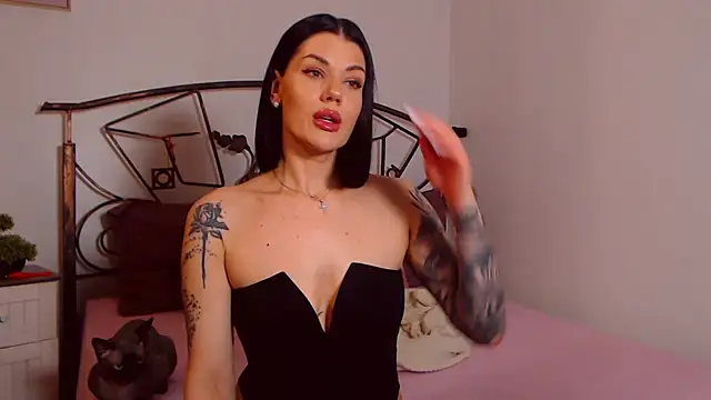 YvonneEverlee online show from 04-08-26, 07:47