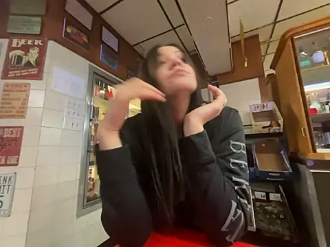 skinwalkingzombie online show from 02-18-25, 04:26