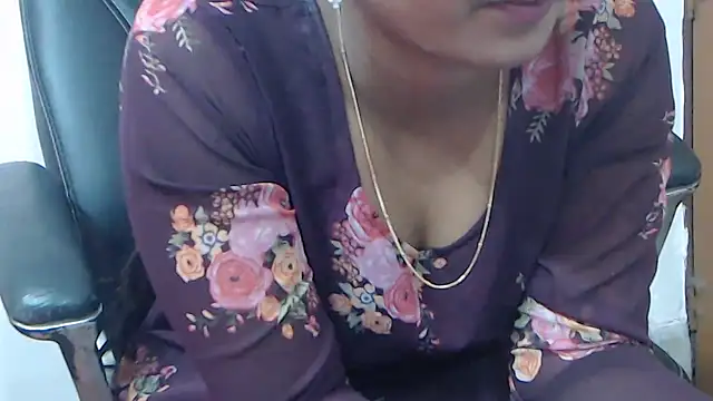 Snapshot of wildbabes chatting on 01-24-25, 06:25 wildbabes online show from 01-24-25, 06:25