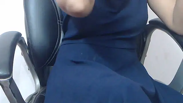 Snapshot of wildbabes chatting on 02-28-25, 03:26 wildbabes online show from 02-28-25, 03:26