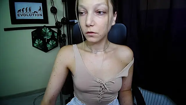 EmillyPlay online show from 07-09-26, 05:22