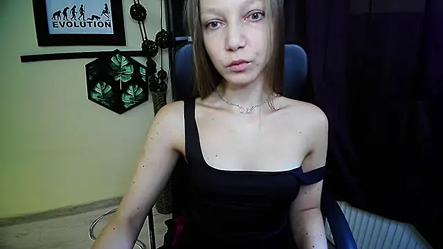 EmillyPlay online show from 07-10-26, 05:34