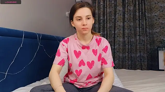 DonnaBurkee online show from 03-10-25, 04:14