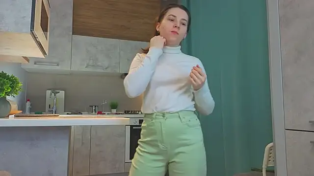 DonnaBurkee online show from 04-06-26, 04:21