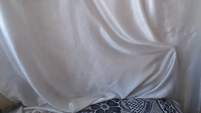 Burberrry  online show from 10-28-25, 08:07