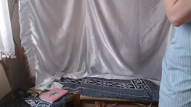 Burberrry  online show from 04-08-26, 06:02