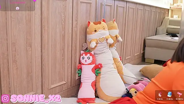 Snapshot of Sonnie_ chatting on 12-27-24, 02:43 Sonnie online show from 12-27-24, 02:43