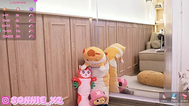 Snapshot of Sonnie_ chatting on 01-24-25, 11:37 Sonnie online show from 01-24-25, 11:37