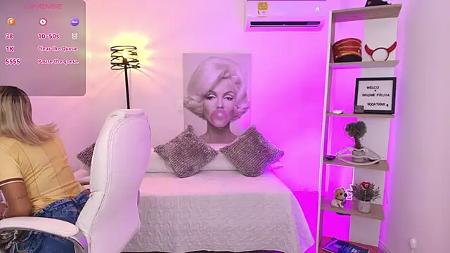 Snapshot of SALOOMEE__ chatting on 01-31-25, 11:56 SALOOMEE online show from 01-31-25, 11:56