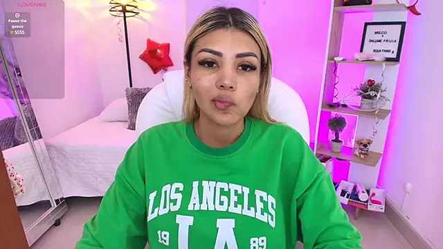 Snapshot of SALOOMEE__ chatting on 02-25-25, 11:52 SALOOMEE online show from 02-25-25, 11:52