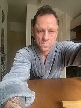 Snapshot of Yourhotboy_42 chatting on 02-04-25, 02:21 Yourhotboy 42 online show from 02-04-25, 02:21