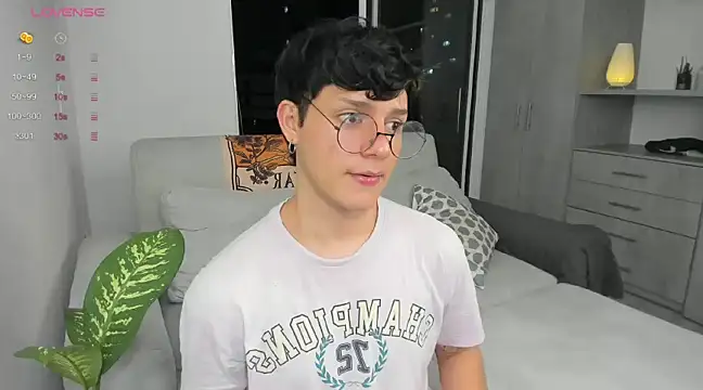 Alexxblue online show from 12-22-24, 11:20