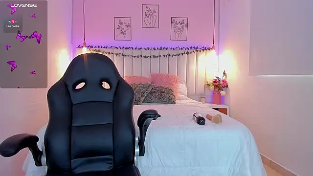 Snapshot of ivy_collins chatting on 12-29-24, 04:51 ivy collins online show from 12-29-24, 04:51