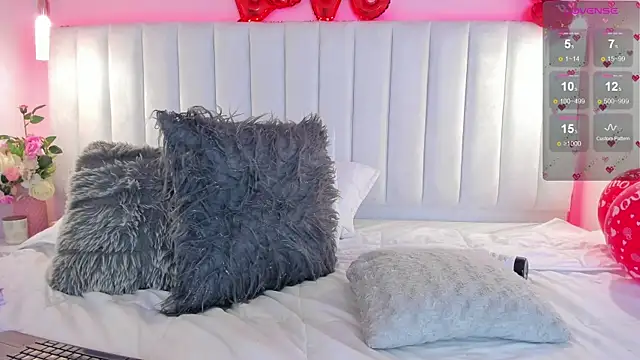 Snapshot of ivy_collins chatting on 02-16-25, 02:31 ivy collins online show from 02-16-25, 02:31