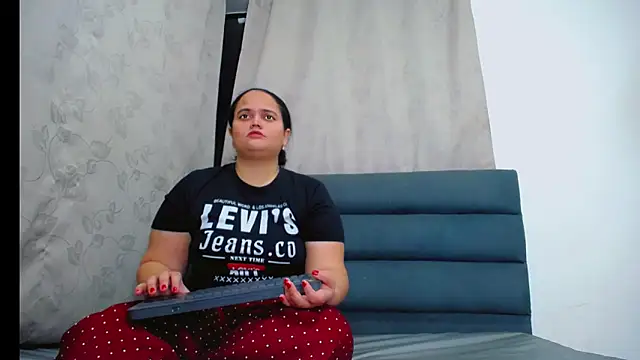 brunnette hot online show from 03-12-26, 10:43