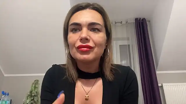 Snapshot of DESIREjenny chatting on 02-05-25, 10:51 DESIREjenny online show from 02-05-25, 10:51