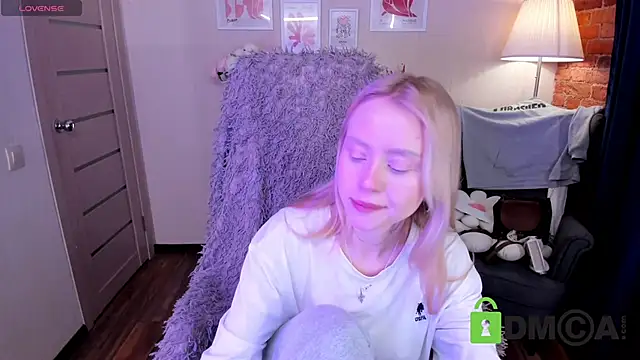 Snapshot of MalenaErnman chatting on 01-20-25, 10:18 MalenaErnman online show from 01-20-25, 10:18