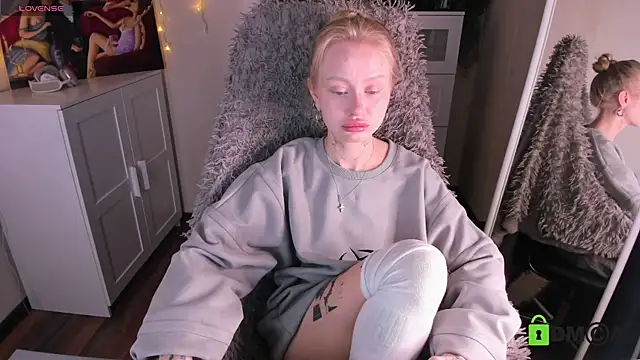 Snapshot of MalenaErnman chatting on 03-07-25, 10:35 MalenaErnman online show from 03-07-25, 10:35