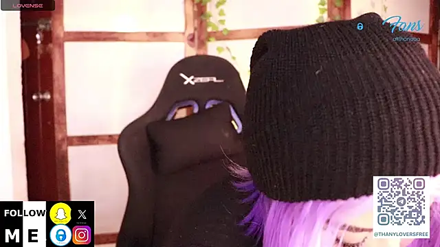 Snapshot of thanybonny chatting on 11-14-25, 06:01 thanybonny online show from 11-14-25, 06:01