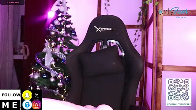 Snapshot of thanybonny chatting on 11-30-25, 04:38 thanybonny online show from 11-30-25, 04:38