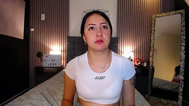 Snapshot of isabella_smith_ chatting on 12-10-24, 01:55 isabella smith online show from 12-10-24, 01:55