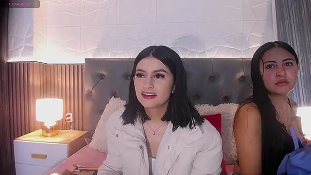 Snapshot of isabella_smith_ chatting on 03-14-25, 01:24 isabella smith online show from 03-14-25, 01:24