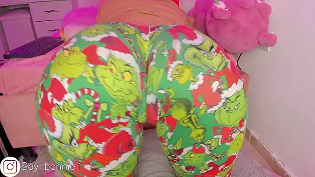 Snapshot of bonnie_moon chatting on 12-29-24, 03:00 bonnie moon online show from 12-29-24, 03:00